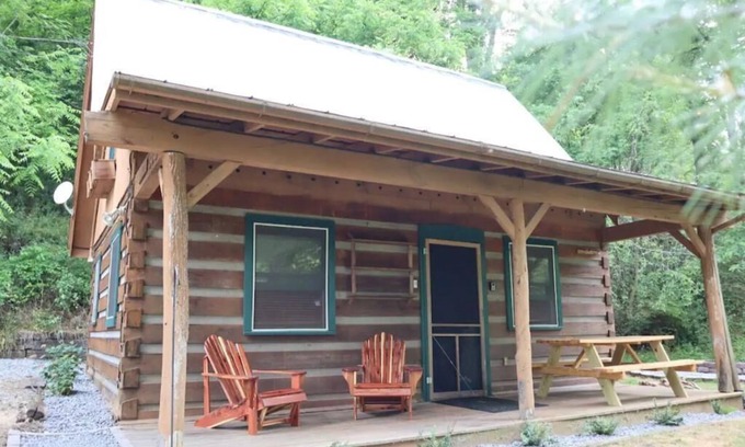 Sylva Cabin | Eco-Friendly Cabin: Ideal Basecamp for WNC Adventures