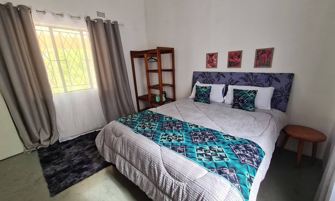 Siavonga House | Cozy Mini-Apartment with Ocean Views for Work or Play