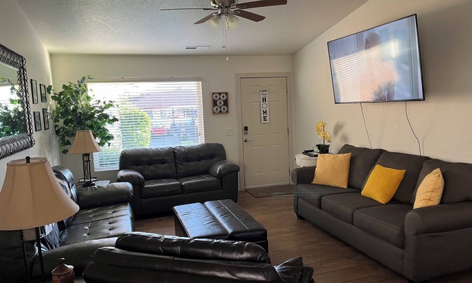 St. George House | Tranquil 2-Bedroom Townhome with Pool Near Red Cliffs