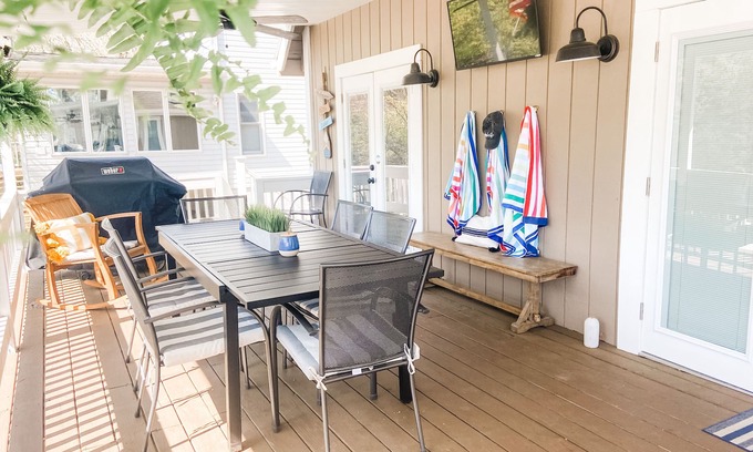Linn Creek House | Serene Lakefront Retreat with Private Dock & Hot Tub