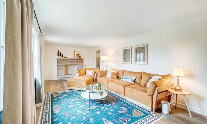 West Chester House | Ideal Getaway: Close to Attractions with Family-Friendly Amenities