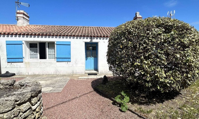 L'Epine House | Beautiful Villa L'Épine: Oceanfront Retreat for Families
