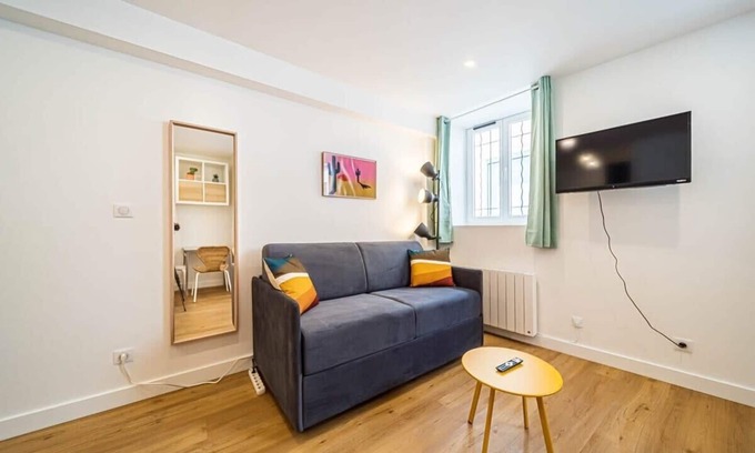 Sainte-Foy-les-Lyon Apartment | Cozy Studio Simon for Two in Sainte-Foy-lès-Lyon