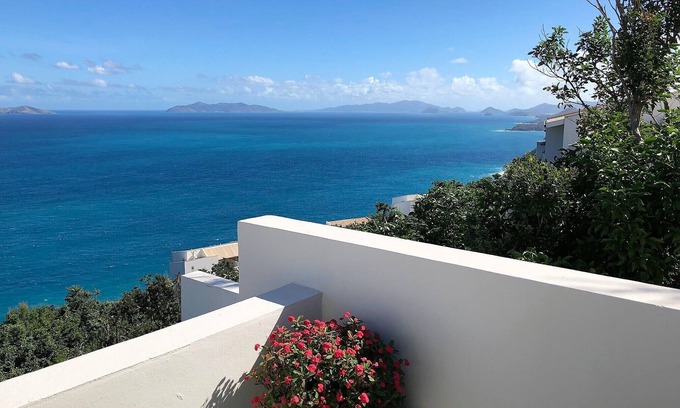 Rosendal Condo | Relaxing 2 Bedroom Condo with Panoramic Down Island Views