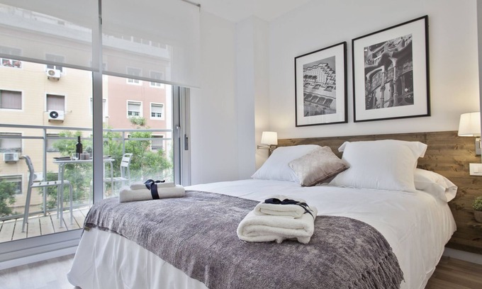 Sants-Badal Apartment | Comfortable Apartment for Families with Great Amenities