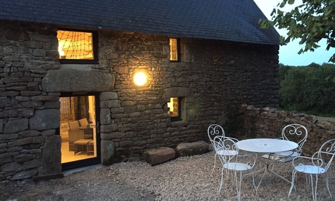 Landevant House | Serene Cottage Surrounded by Tranquil Landscapes