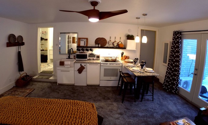 Lindstrom Apartment | Idyllic Cottage at South Lindstrom Lake with Oceanfront Views