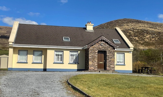 Dingle House | Serene Country Retreat in Dingle, County Kerry - 10/10 Rated