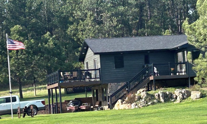 Custer House | Idyllic Retreat in the Pines at Black Hills - Rated 9.8