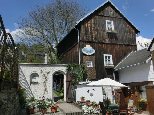 Deesbach Apartment | Quiet Couples Apartment, cleaning included