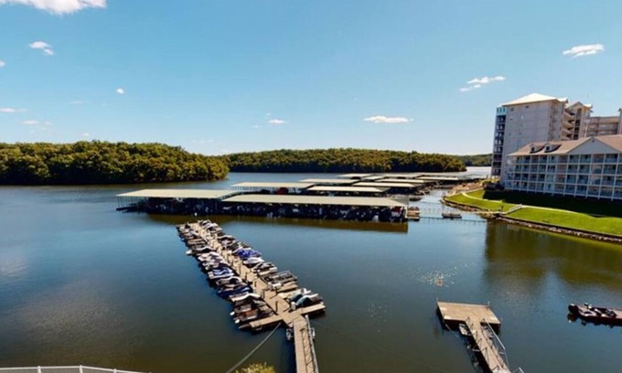 Kaiser Condo | Inviting Lakeside Condo with Views of LOTO State Park