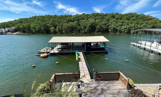 Sunrise Beach House | Serene Lakefront Retreat for Families with Spectacular Views