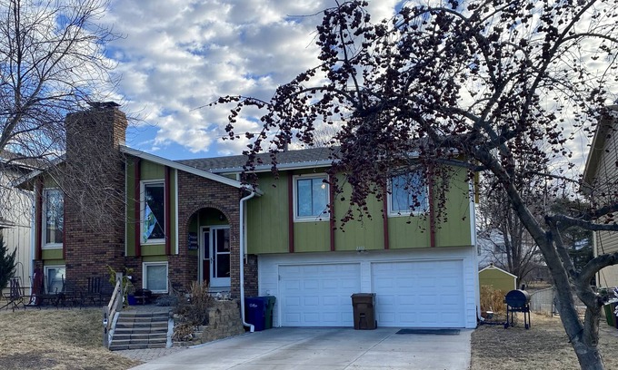 Bellevue House | Cozy Retreat in Bellevue for CWS Families and Fans