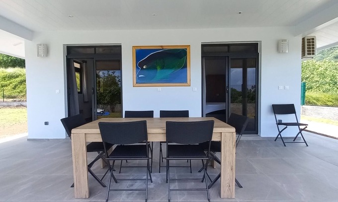 Taiarapu-Ouest House | Tranquil Retreat Near Teahupo'o Wave with Family-Friendly Perks