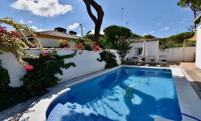 Chiclana de la Frontera Villa | Idyllic Villa Joanna: Oceanfront Escape with Pool & BBQ