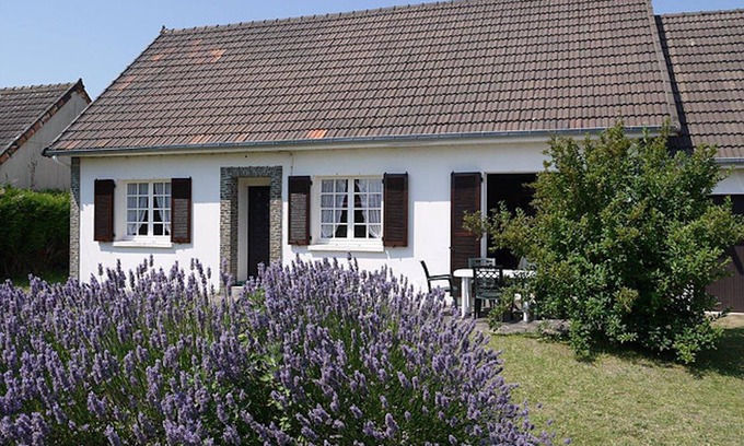 Gouville-sur-Mer House | Family-Friendly Retreat Near the Sea with Breakfast Included