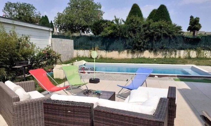 Pfulgriesheim House | Family-Friendly Home with Pool - Ideal for Your Getaway