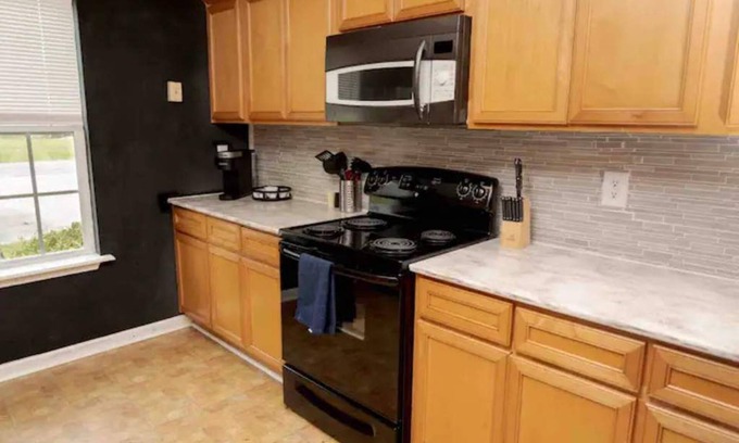 Valdosta Apartment | Cozy Family Duplex with Pool, Minutes from Wild Adventures
