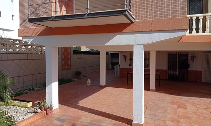 Xeraco Beach Apartment | Serene 2-Bedroom Retreat with Pet-Friendly Amenities