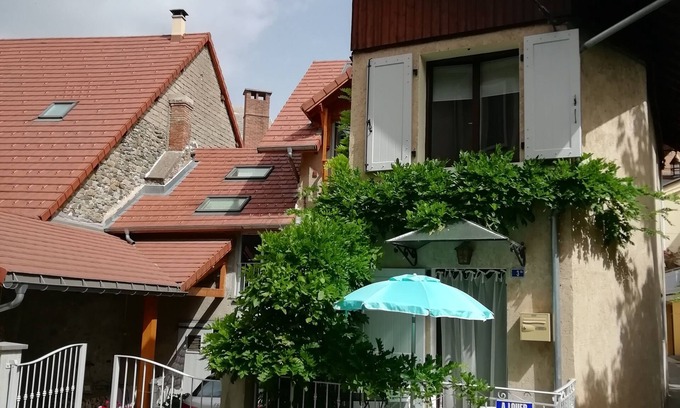 Saint-Bonnet-en-Champsaur House | Serene Retreat in the Heart of the Village with Pool