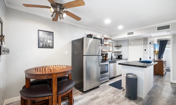 Crown Heights Apartment | Renovated Apartment with Canal Access & Mountain Views