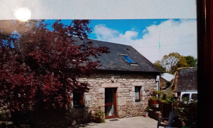 Berrien House | Tranquil Gîte for Families with a Perfect 10/10 Rating