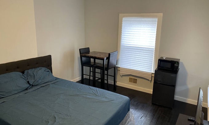 Orange House | Relaxing Retreat for Families with Kitchen Amenities