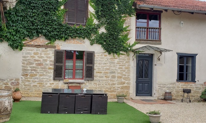 Foissiat House | Discover Gîte de la Ferme du Tilleul: Family-Friendly Retreat