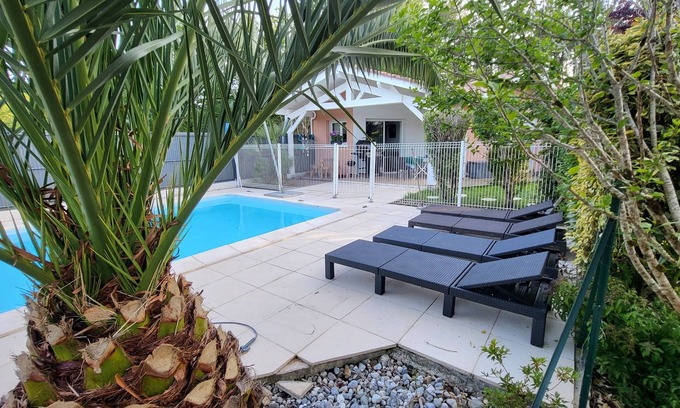 Saubion House | Discover a Tranquil Gîte by the Forest with Pool Access