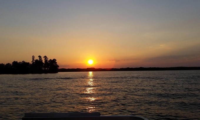 Ridgeway Cottage | Tranquil Retreat with Fishing, Boating & Pool Access