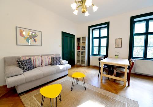 Erdberg Apartment | Serene Retreat with Terrace - Guest Rated 8.8/10