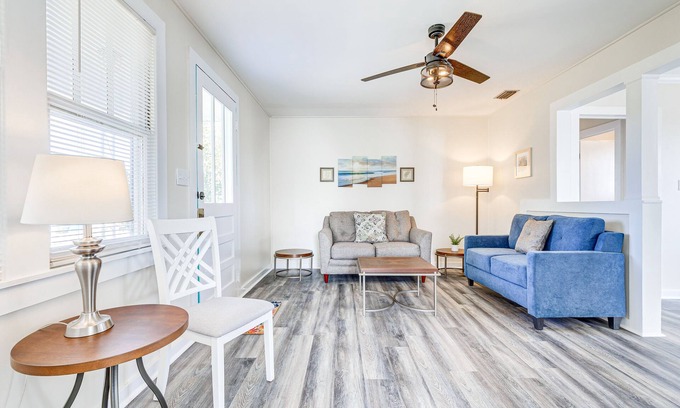Grove Hill Cottage | Relaxing Grove Hill Cottage with Deck & Spa Amenities