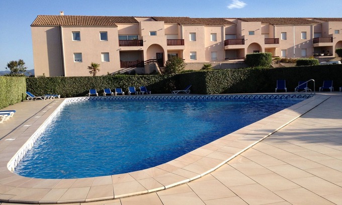 Saint-Cyprien Plage Apartment | Tranquil Retreat with Pool, Terrace & Oceanfront Access