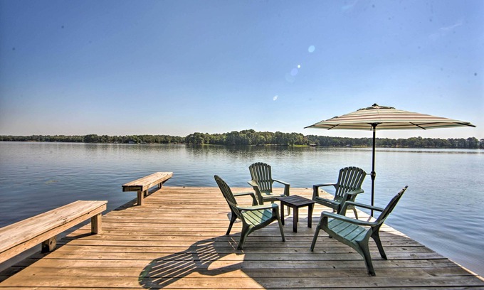 Hawkins House | Serene Lake Hawkins Home: Kayaks, Dock & Spa Amenities