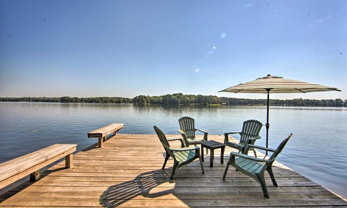 Hawkins House | Tranquil Retreat on Lake Hawkins with Private Beach Access