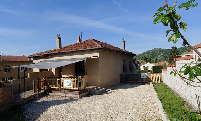 Tournon-sur-Rhone House | Tranquil Retreat: Pet-Friendly House with Lake View & Spa