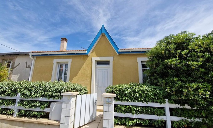 Quartier des Dunes House | Cozy Villa Châtelaillon-Plage with Oceanfront Views
