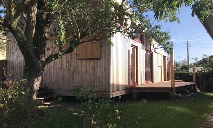 Mont-Coco House | Charming 2-Bedroom House in Caen with Garden & Terrace