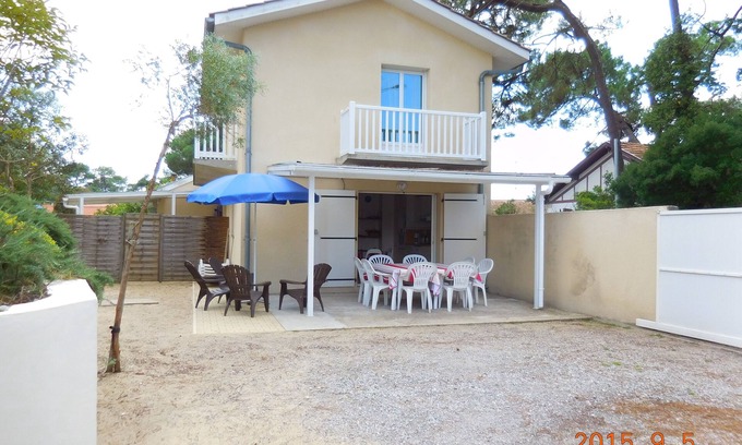 Capbreton House | Tranquil Getaway in the Golden Triangle, Steps from Everything