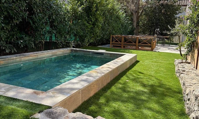 Mazargues House | Serene Retreat in Mazargues with Pool and Ocean Views