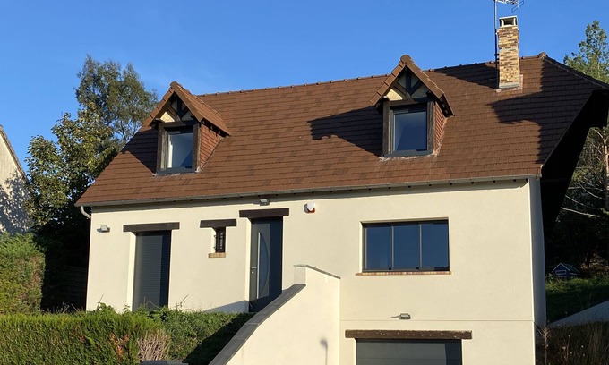 Evreux House | Quiet house overlooking the town of Evreux