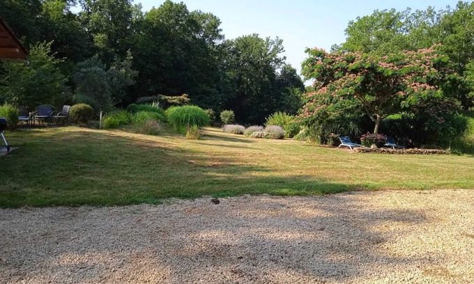 Vitrac House | Serene Retreat with Garden, Pool & River Access