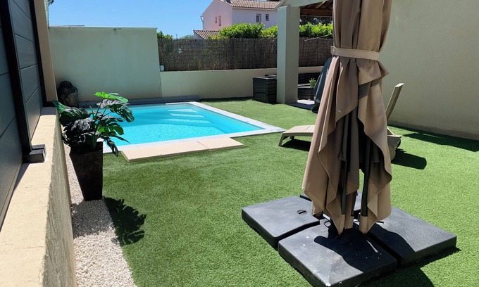 Vedene House | Quiet house within walking distance of all amenities