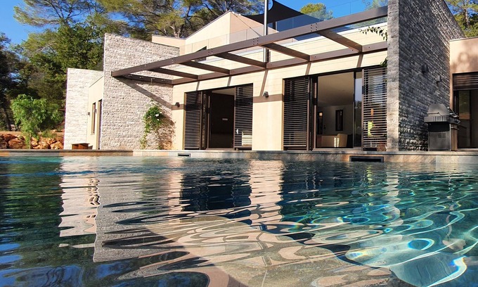 Trans-en-Provence Villa | Tranquil Retreat Near Sports & Leisure Activities