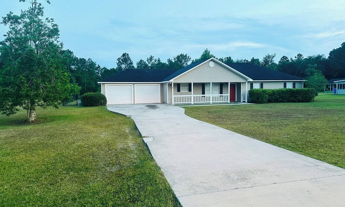 Brunswick House | Quiet Location convenient to I-95 & Beach Causeways! NO FEES!