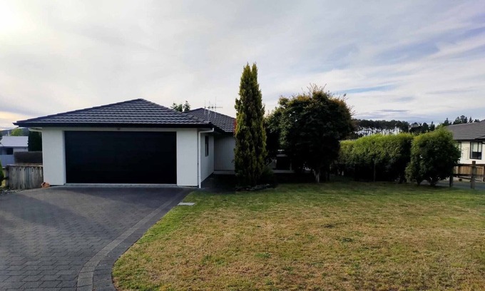 Motuoapa House | Idyllic Retreat: Perfect for a Relaxing Getaway