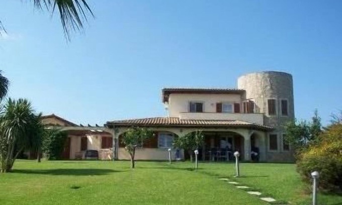 Muro Villa | Secluded Getaway with Scenic Views and Pet-Friendly Amenities
