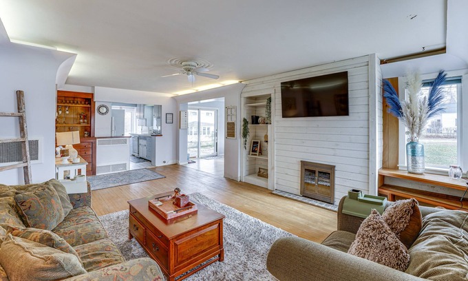 Manistee House | Relaxing Manistee Home with Patio Near Beautiful Beaches