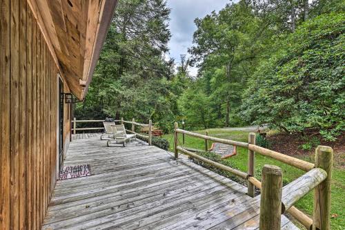 Max Meadows House | Relaxing Max Meadows Cabin with 12 Acres of Nature