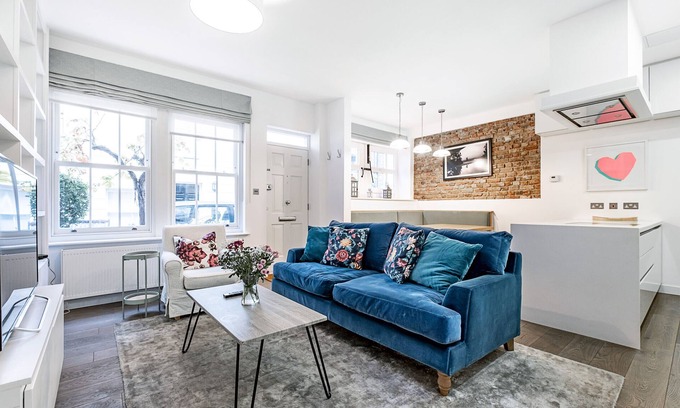 South Kensington House | Premium 2Bed Mews House in South Kensington with Wi-Fi